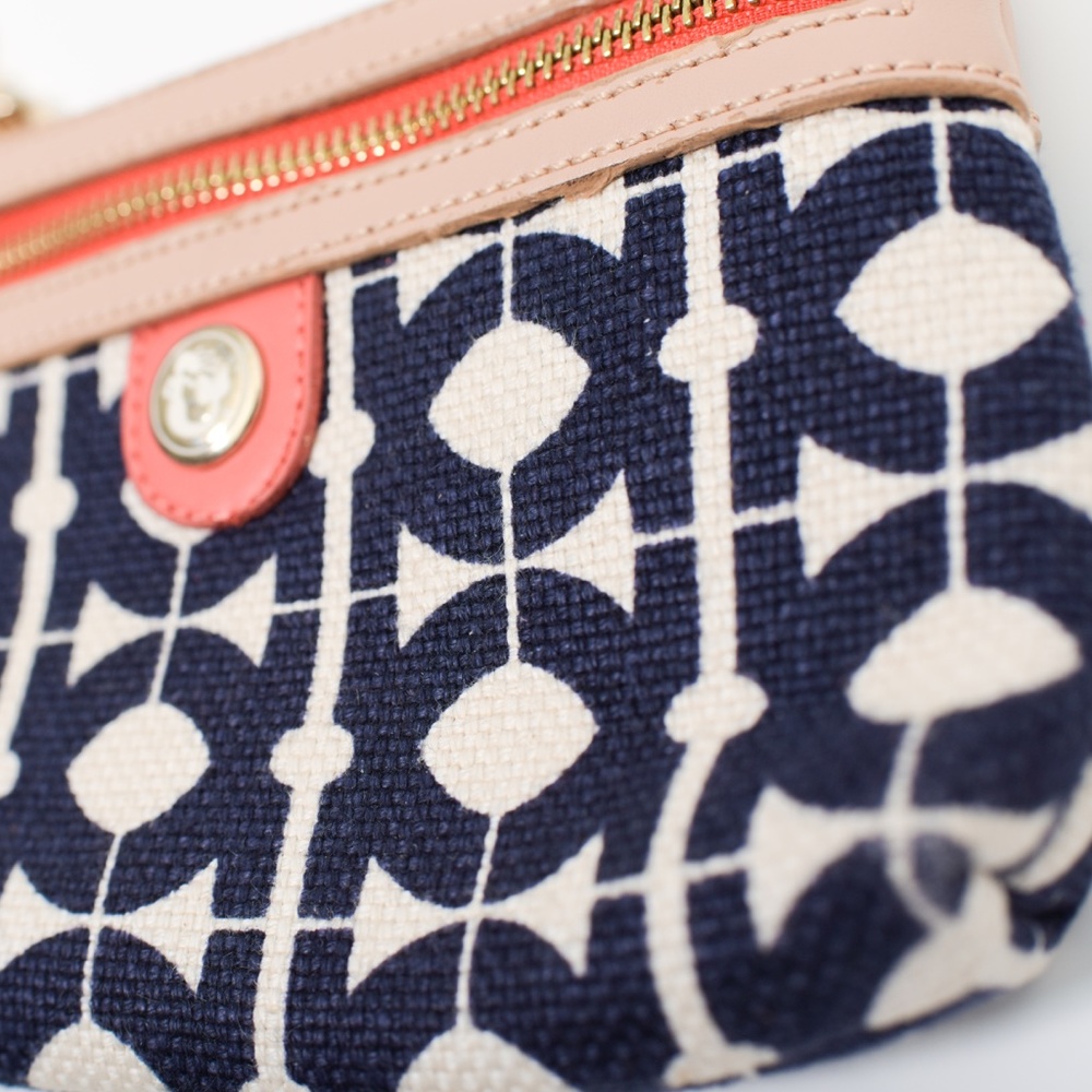 *3for$25/ 5for$39 Spartina 449 Hilton Head Wristlet Navy Cream Coral Geometric - Picture 2 of 13